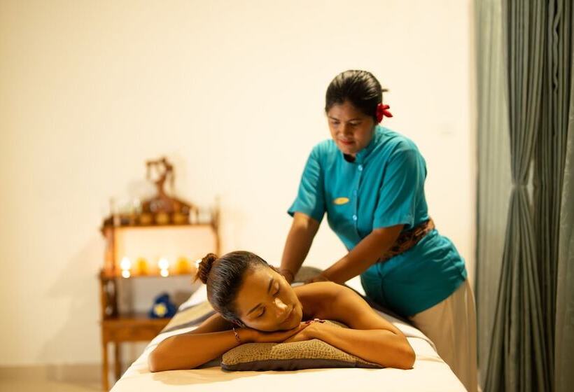 בית מלון כפרי Mere Sea View Resort & Spa Nusa Penida