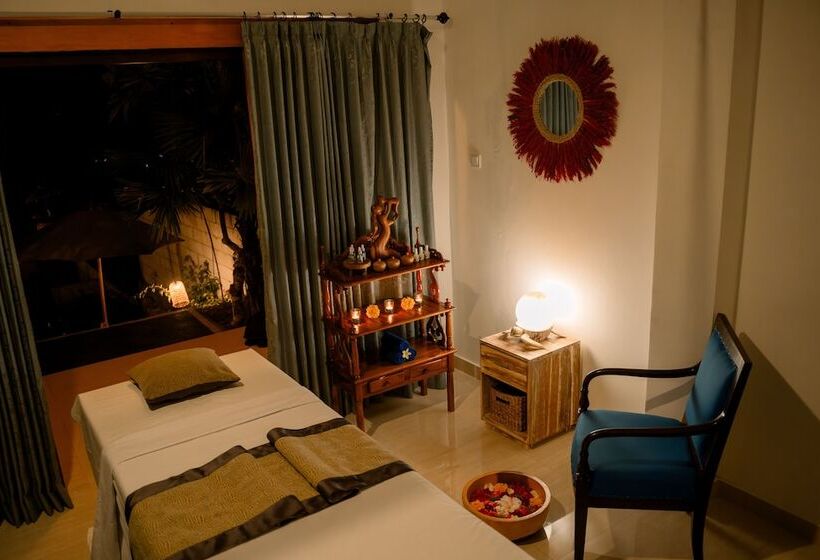 בית מלון כפרי Mere Sea View Resort & Spa Nusa Penida