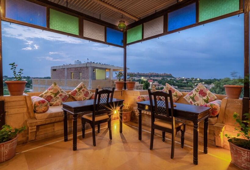 Отель Meri Haveli