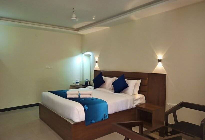 בית מלון כפרי Sterling Banashree Badami