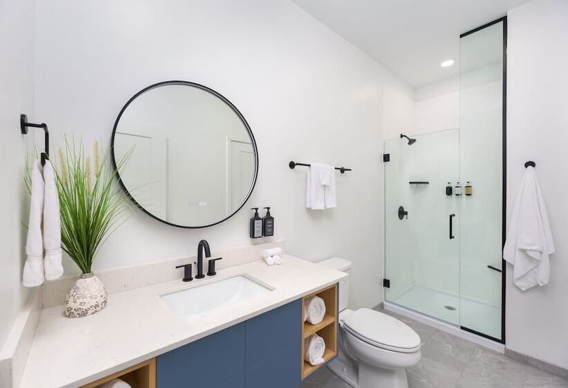 هتل Motif On Music Row