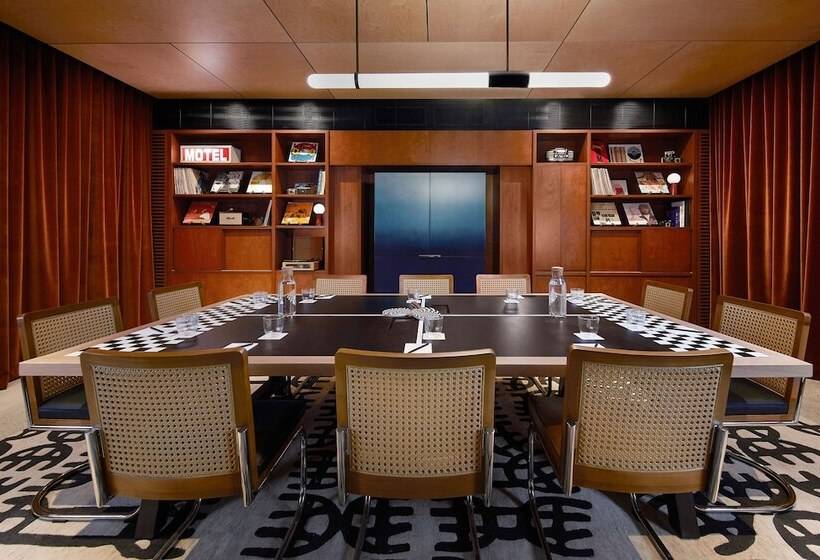 酒店 Moxy Sydney Airport