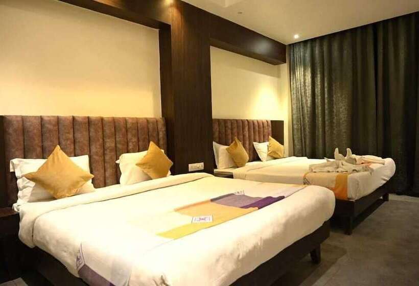 ホテル Nakshatra Resort & Garden