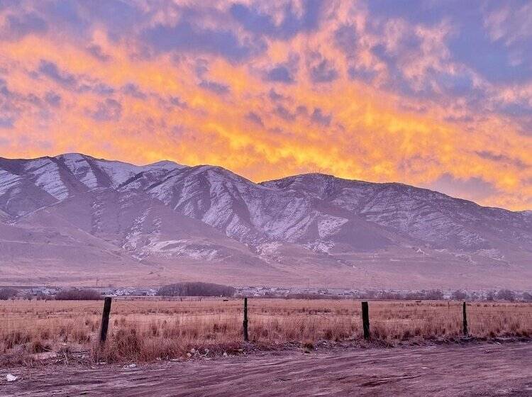 Отель Oquirrh Mountain Inn