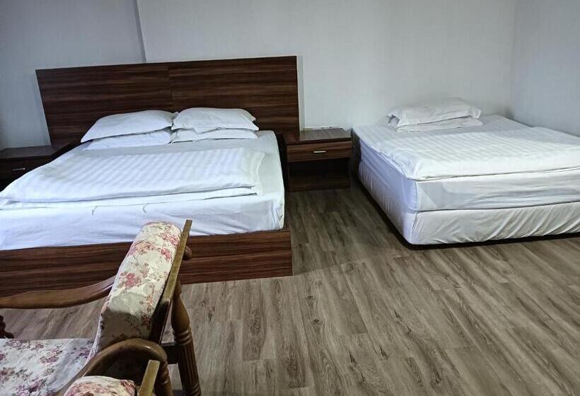 בית מלון כפרי Oriental