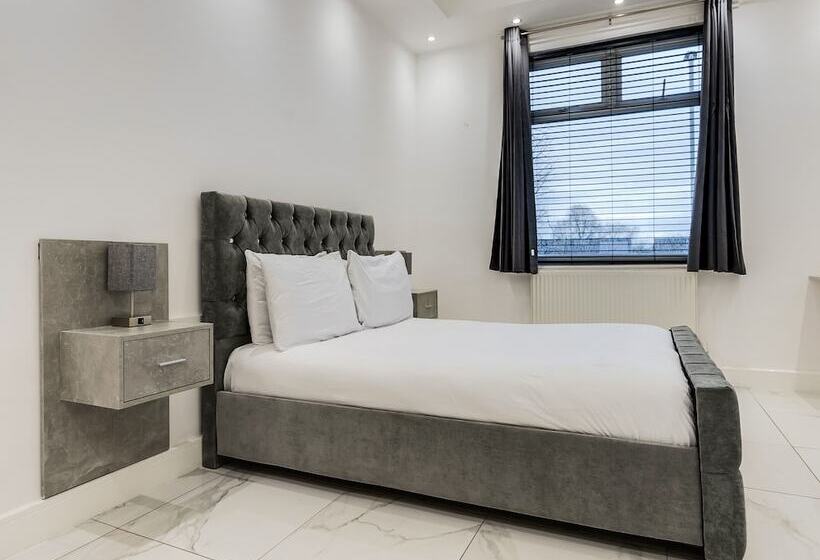 בית מלון כפרי Oyo Bellevue Apartments Middlesborough