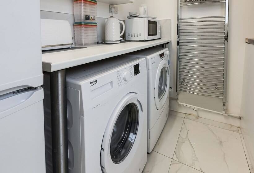 בית מלון כפרי Oyo Bellevue Apartments Middlesborough