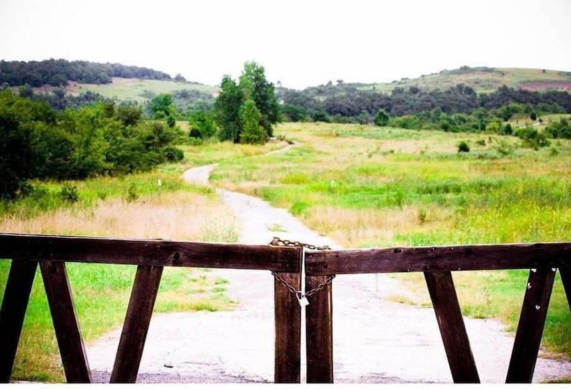 فندق Postoak Lodge And Retreat