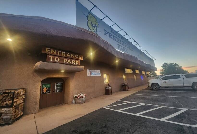 בית מלון כפרי Raptor Ranch