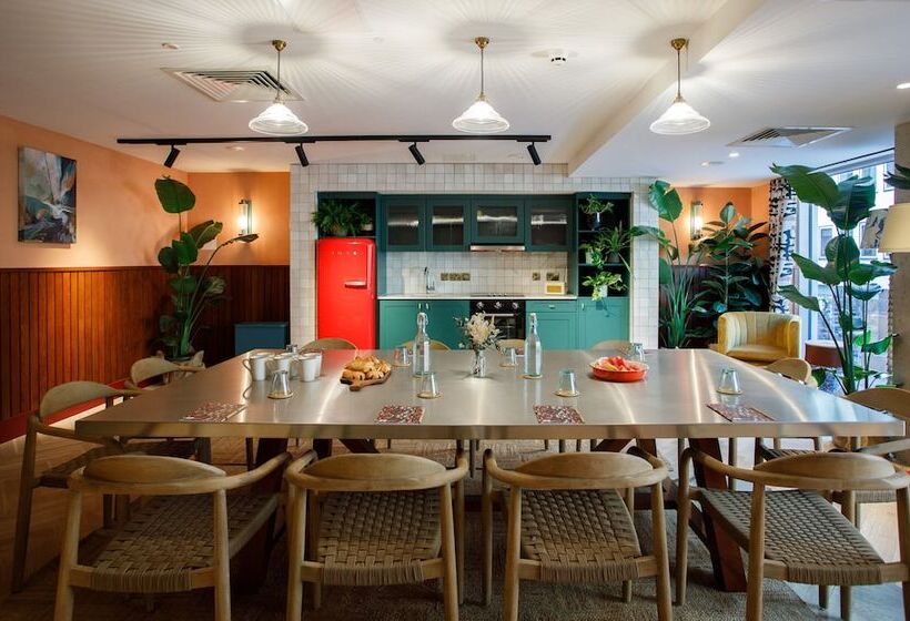 בית מלון כפרי Room2 Belfast Hometel