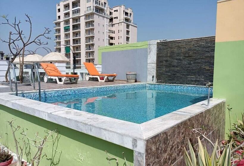 فندق Royal Suites By Park Tree Chakki Mor