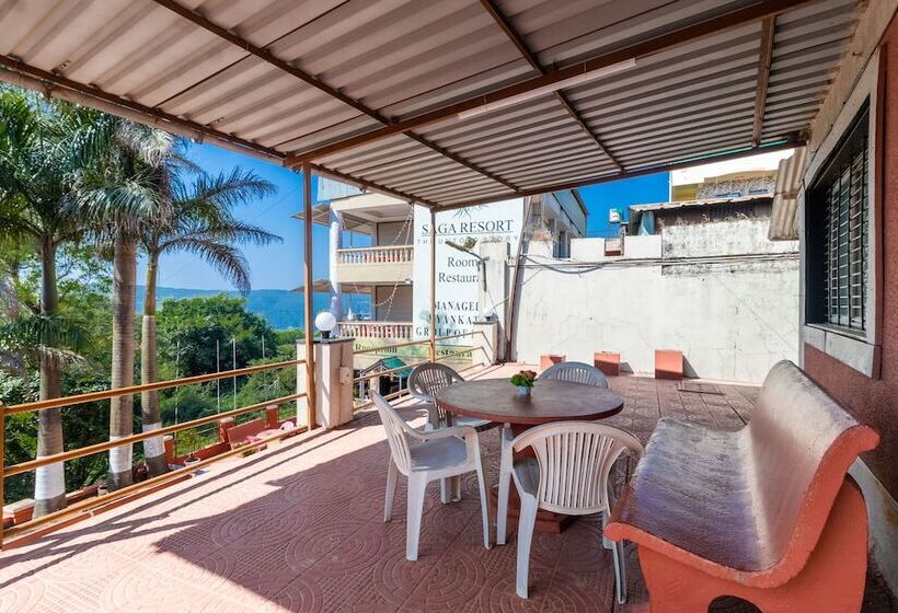 فندق Saga Resort