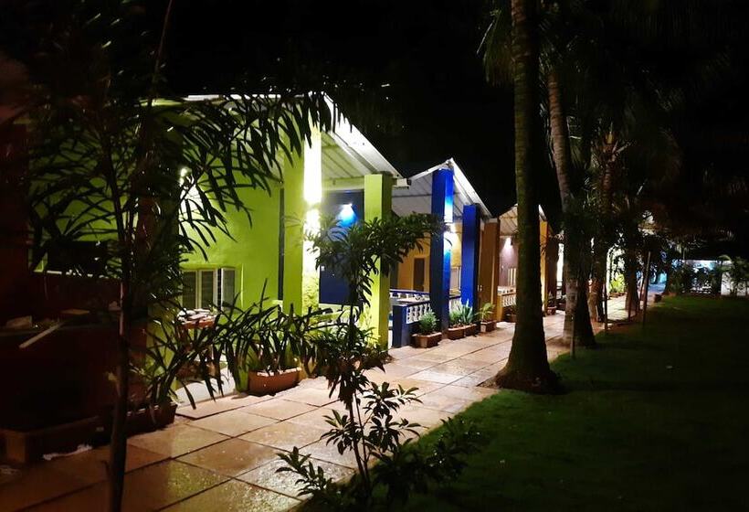 Отель Sandbanks Beach Resort