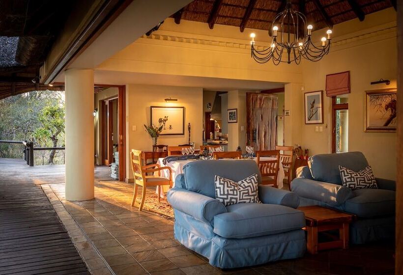 בית מלון כפרי Shimungwe Lodge