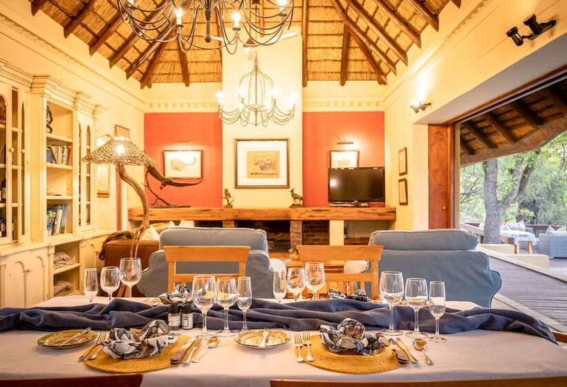 בית מלון כפרי Shimungwe Lodge