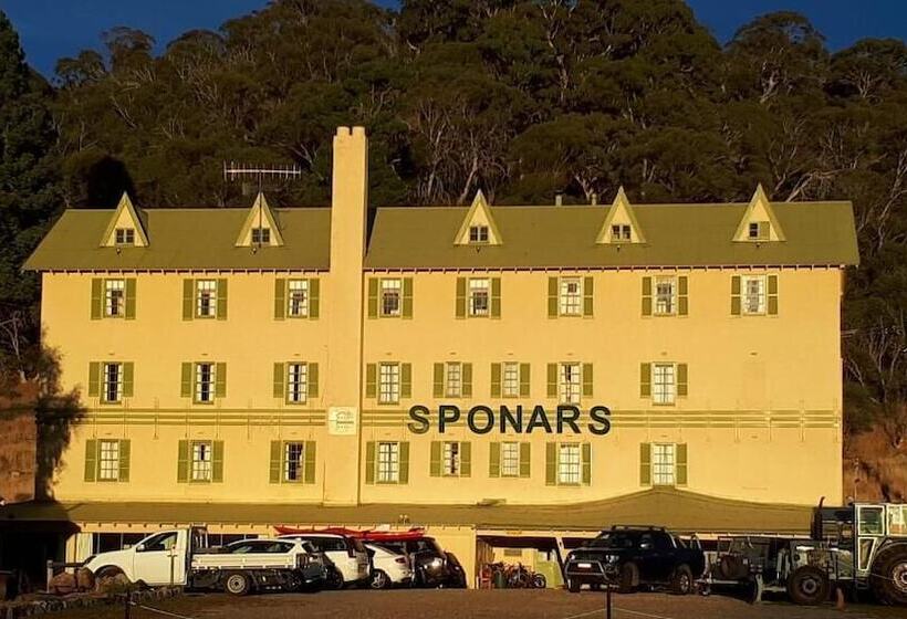 בית מלון כפרי Sponars Chalet