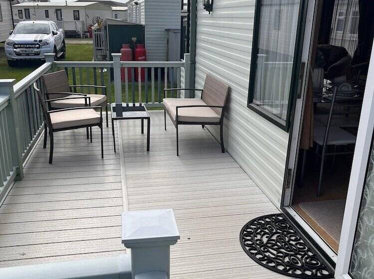 Отель Stunning 2 Bed Caravan In Skegness