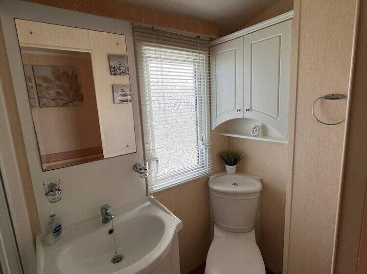 Отель Stunning 2 Bed Caravan In Skegness