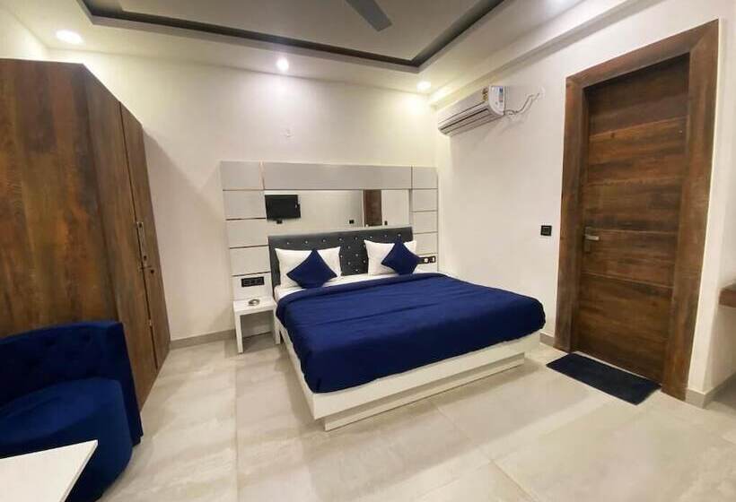 Metro Stay By F9 Hotels