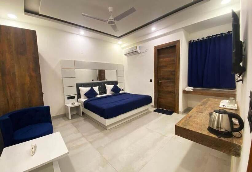 Metro Stay By F9 Hotels