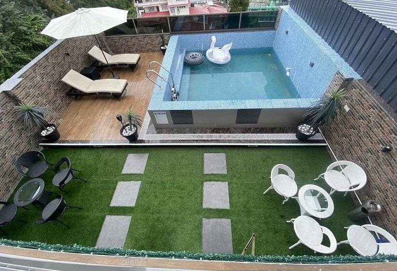 בית מלון כפרי The Relyn Suite