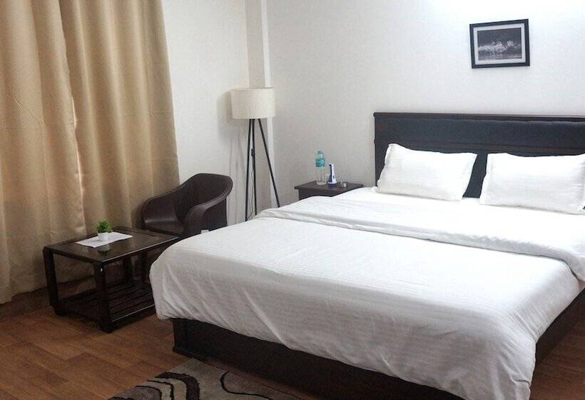 호텔 The Relyn Suite