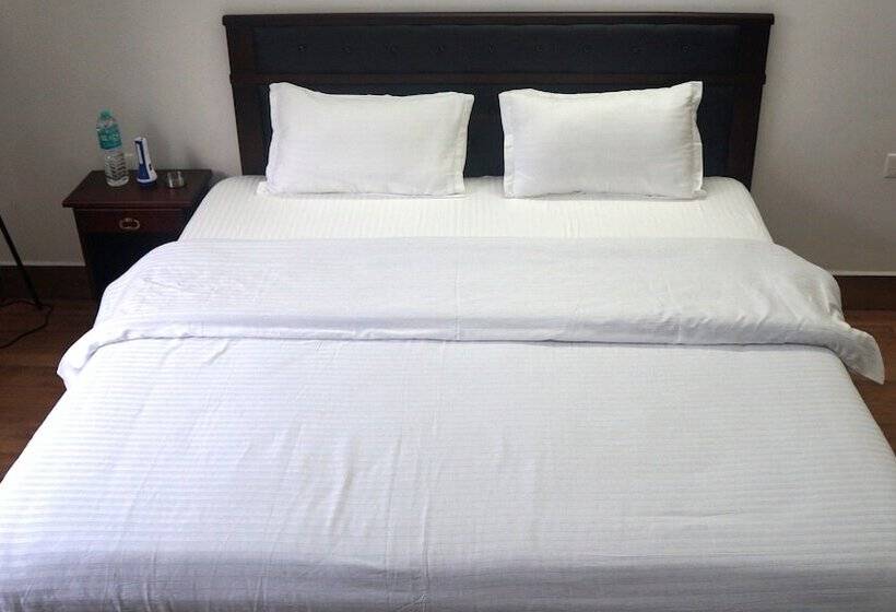 호텔 The Relyn Suite