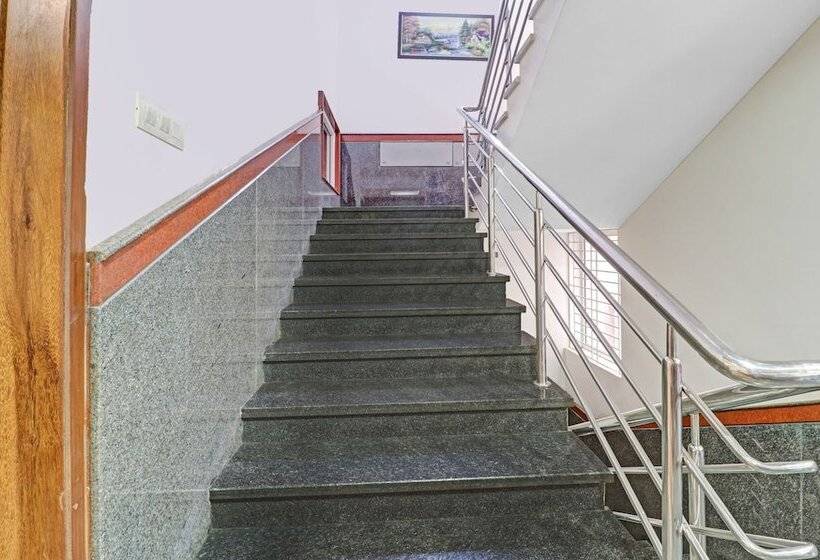 ホテル Treebo Krishnam Boutique