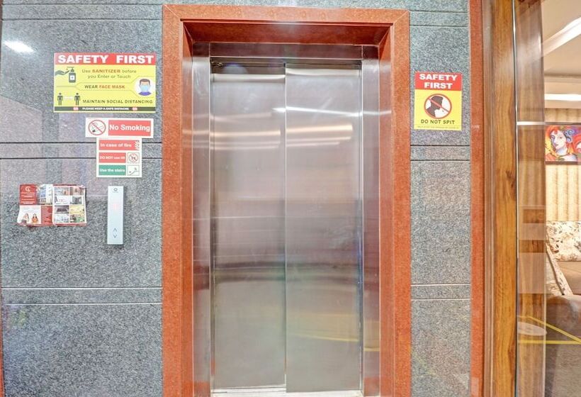 ホテル Treebo Krishnam Boutique