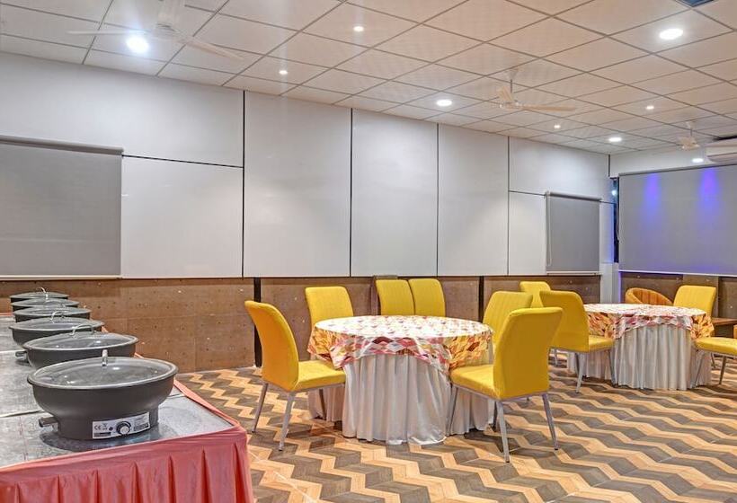 Отель Treebo Merit