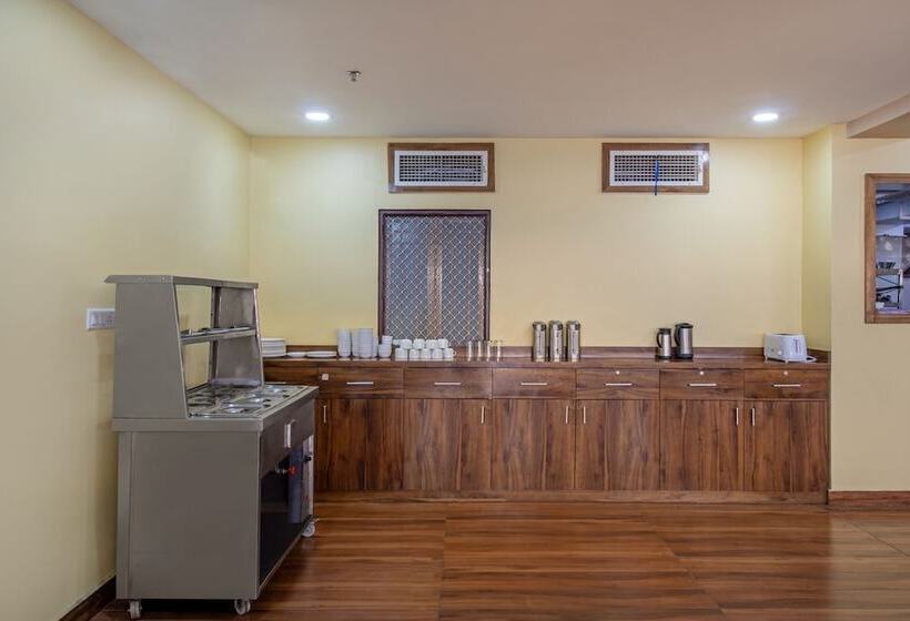 Hotel Treebo Sonal Palace, Near Umaid Bhawan Palace