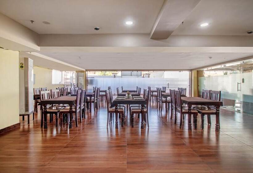 Hotel Treebo Sonal Palace, Near Umaid Bhawan Palace