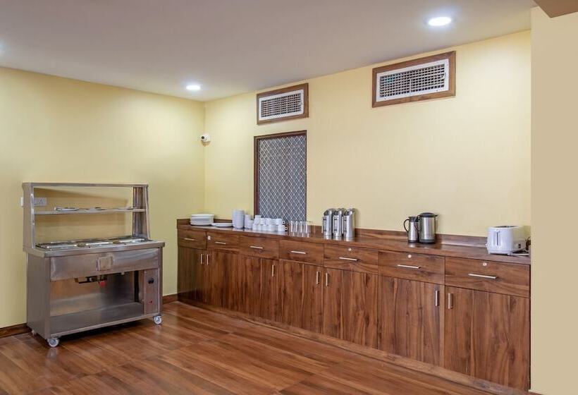 Hotel Treebo Sonal Palace, Near Umaid Bhawan Palace