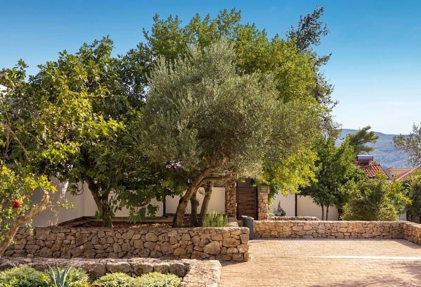 Valamar Amicor Resort