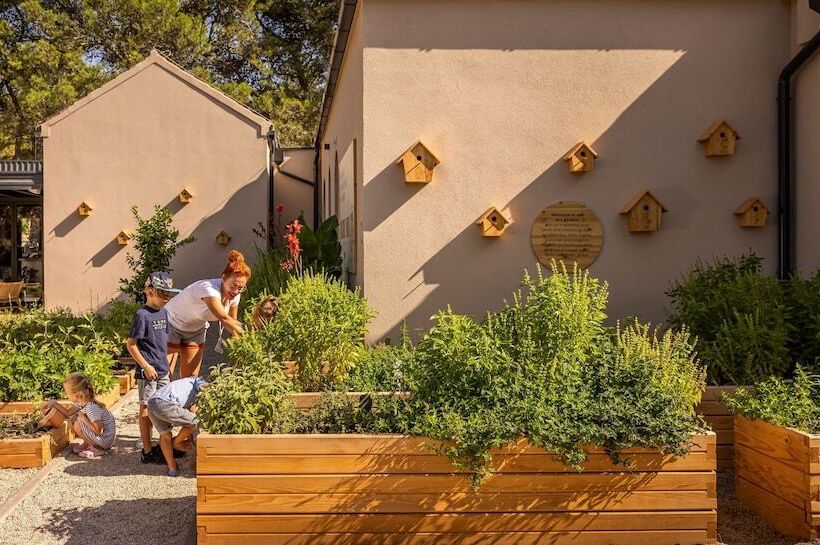 Valamar Amicor Resort