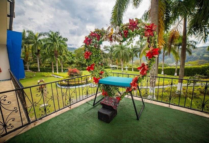 בית מלון כפרי Villa Alicia