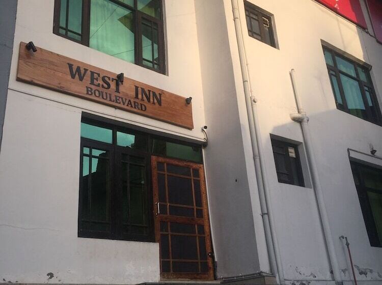 酒店 West Inn