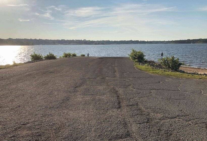 فندق Willow Springs Marina