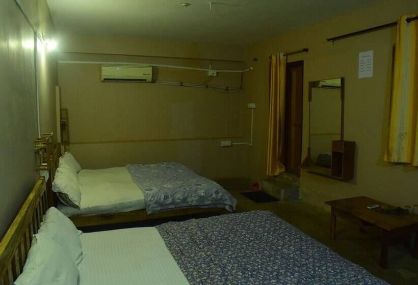 Istaqbal Hotel Mukki