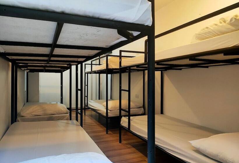 Kaliraya Surf Kamp By Eco Hotel Laguna