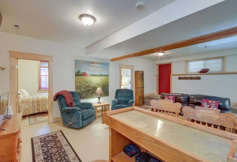 Large Family Home W/ View, 1 Mi To Red Lodge Ski!