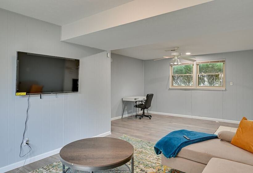 Louisville Home W/ Fenced Yard: 10 Mi To Downtown!