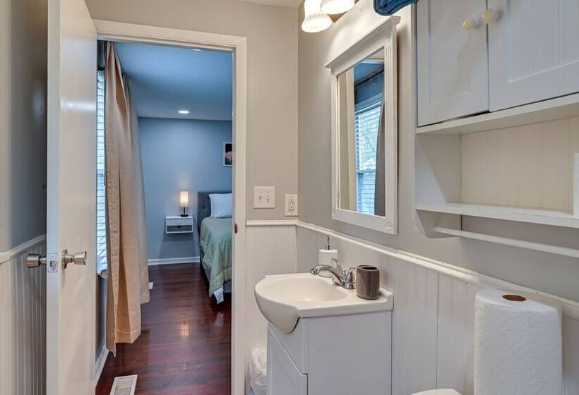 Louisville Home W/ Fenced Yard: 10 Mi To Downtown!