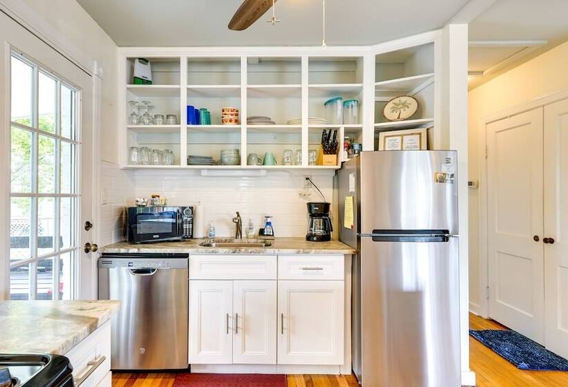 Lovely Panama City Cottage: Walk To Bayside Beach!