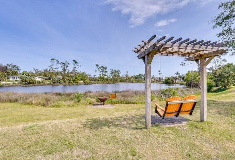 Lovely Panama City Cottage: Walk To Bayside Beach!