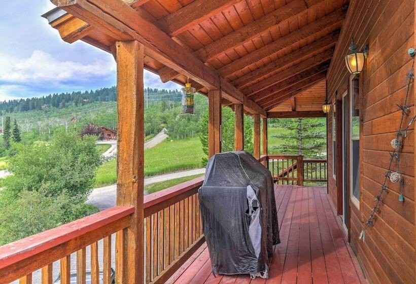 Luxe Alpine Cabin W/ Wraparound Deck & Mtn Views!