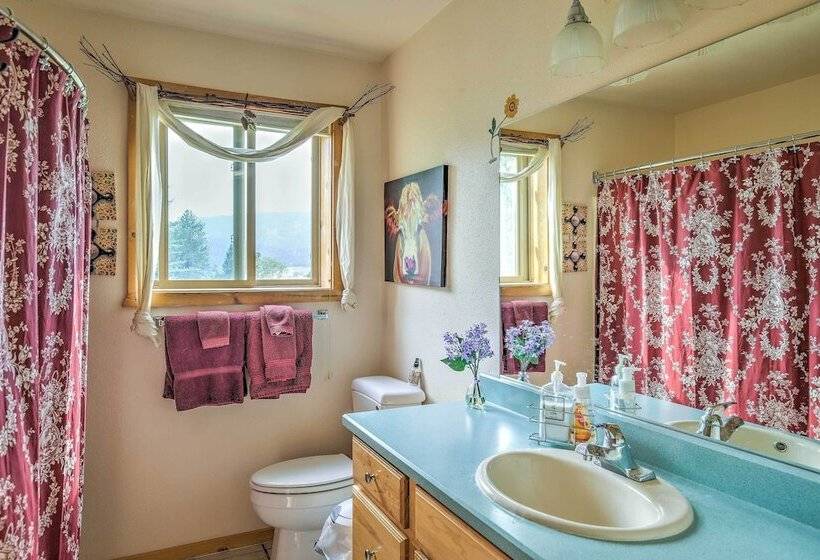 Luxe Alpine Cabin W/ Wraparound Deck & Mtn Views!