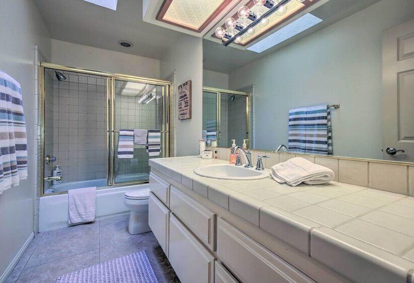 Palm Desert Retreat W/ Private Pool, Near Golf!