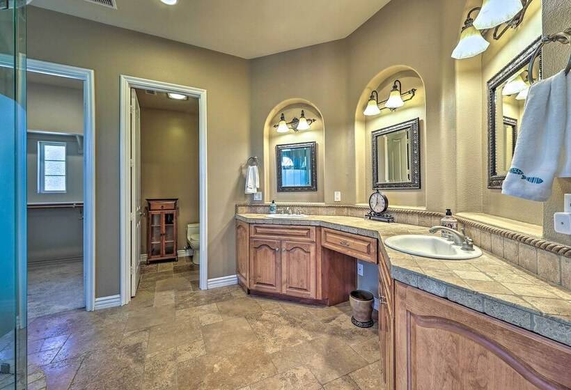 Luxurious Murrieta Retreat W/ Mountain Views!