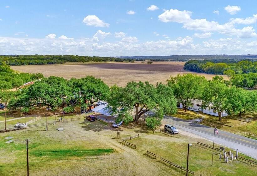 Luxury Cabin Right Across From Albert Dance Hall!